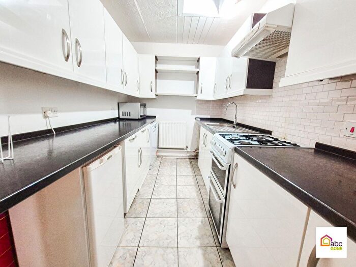 2 Bedroom Flat To Rent In Ferry Road, Hullbridge, Hockley, SS5