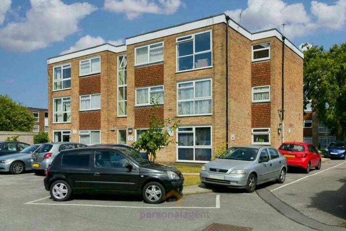 1 Bedroom Flat To Rent In Cambourne Road, Sutton, SM2