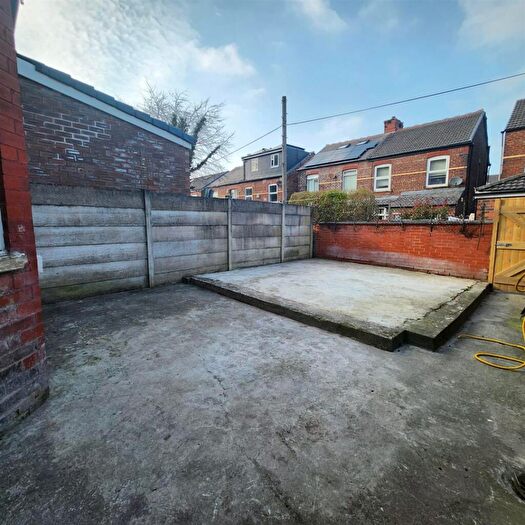 1 Bedroom House To Rent In Clitheroe Road, Manchester, M13