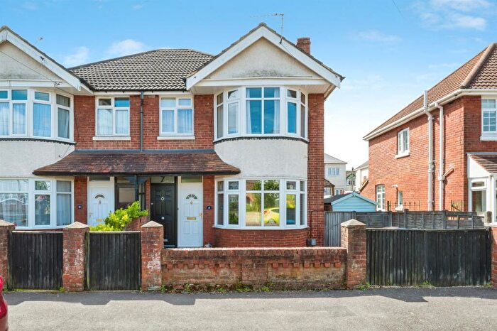 1 Bedroom Maisonette For Sale In Dawlish Avenue, Southampton, SO15