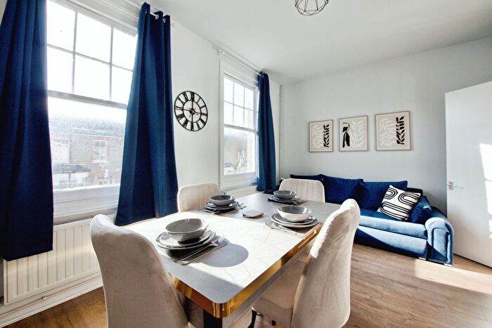 2 Bedroom Flat To Rent In Bakers Avenue, Walthamstow, London, E17