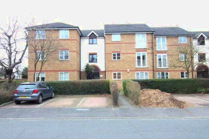 2 Bedroom Flat To Rent In Beaufort Close, London, E4