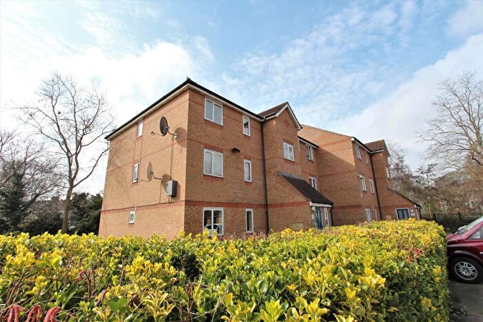 2 Bedroom Flat For Sale In Cherry Blossom Close, Palmers Green, N13