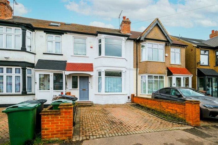 3 Bedroom Terraced House To Rent In Hall Lane, Chingford, E4