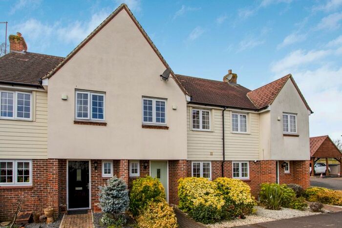 3 Bedroom House To Rent In Old Rectory Drive, Hatfield, AL10