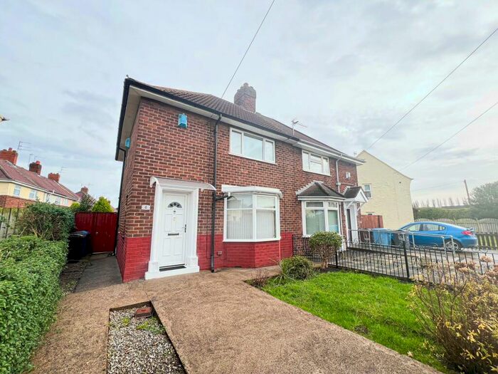 3 Bedroom Semi-Detached House To Rent In Th Avenue, Hull, HU6