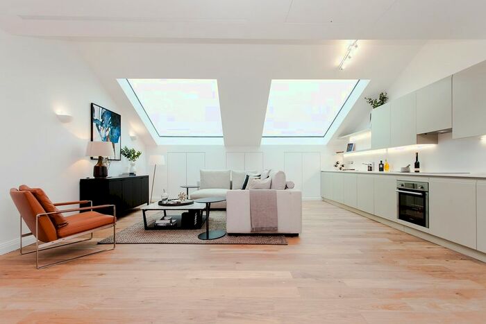 2 Bedroom Flat To Rent In Western Avenue, Perivale, Greenford, UB6