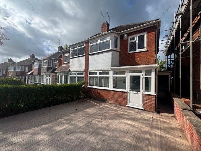 3 Bedroom Semi Detached House To Rent In Wensleydale Road, Birmingham, B42