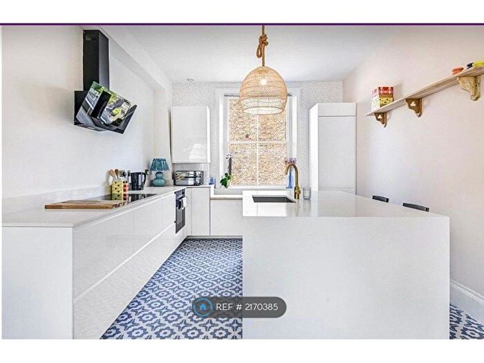 3 Bedroom Maisonette To Rent In Finborough Road, London, SW10