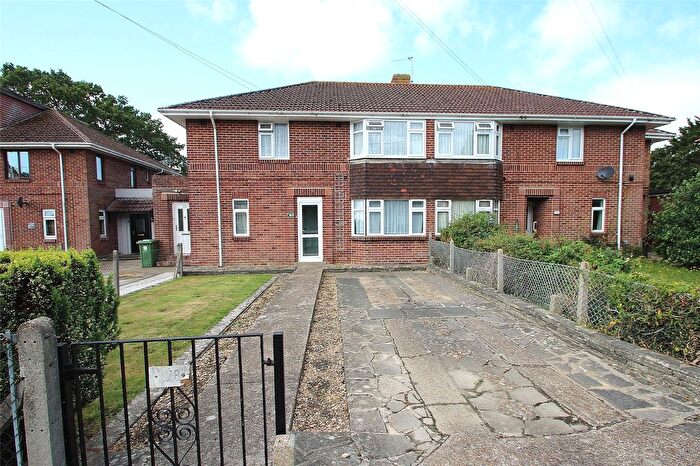 2 Bedroom Flat For Sale In Hillson Drive, Fareham, Hampshire, PO15