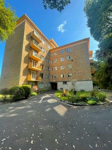 2 Bedroom Flat To Rent In The Avenue, Branksome Park, BH13