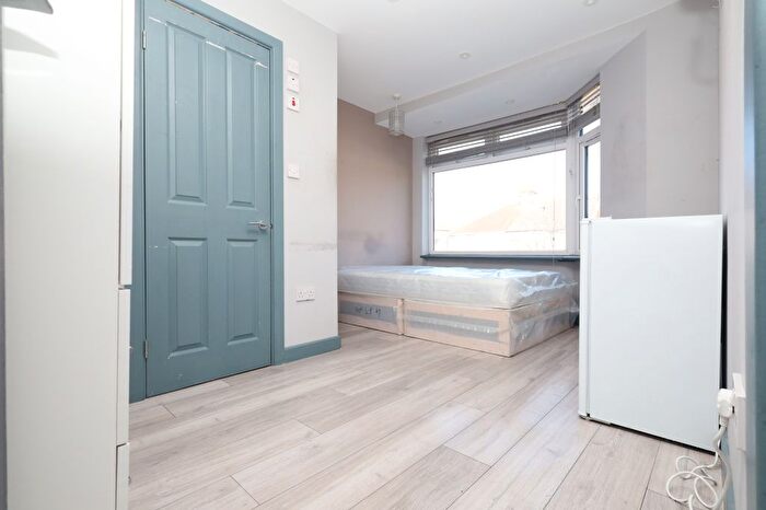 Studio To Rent In Whitefriars Avenue, Harrow Weald, HA3