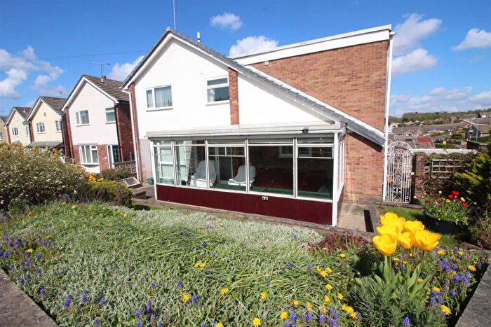 5 Bedroom Detached House For Sale In Pondfields Drive, Kippax, Leeds, LS25