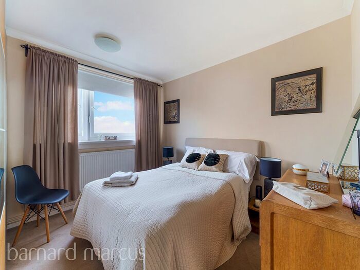 1 Bedroom Flat To Rent In Fontley Way, London, SW15