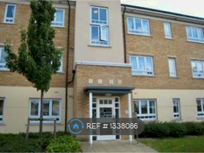 2 Bedroom Flat To Rent In Elvedon Road, Feltham, TW13