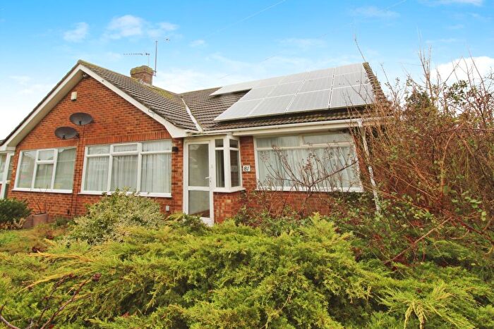 2 Bedroom Bungalow For Sale In Yew Tree Close, Bradwell, NR31