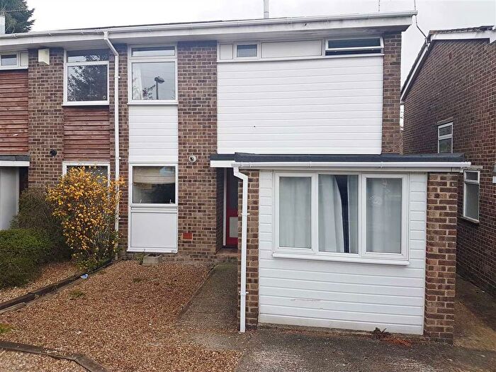 5 Bedroom Semi-Detached House To Rent In Kemsing Gardens, Canterbury, CT2