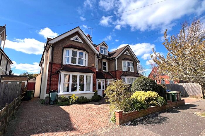 6 Bedroom Semi-Detached House For Sale In Park Hill Road, Wallington, SM6