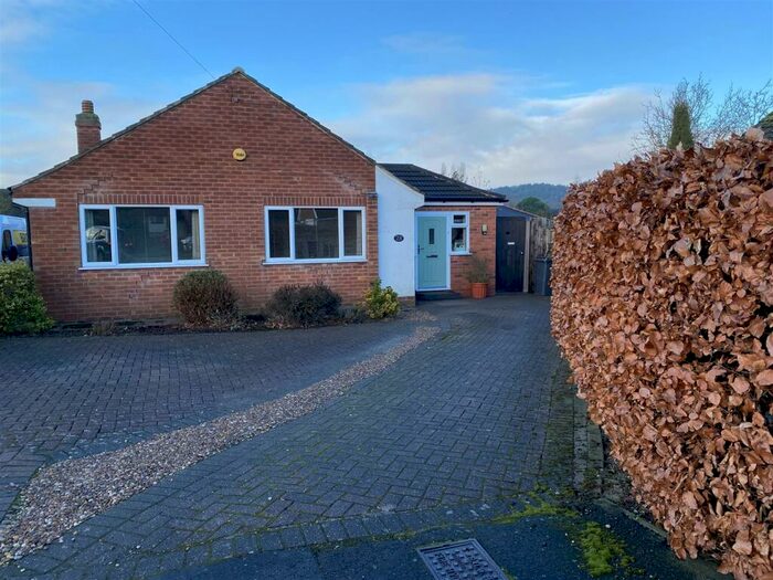 2 Bedroom Detached Bungalow For Sale In Pear Tree Close, Hartshorne, DE11