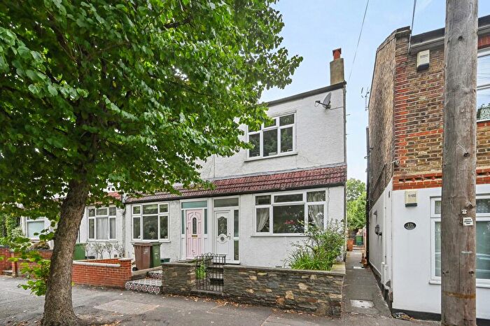 3 Bedroom End Of Terrace House For Sale In Benhill Road, Sutton, SM1