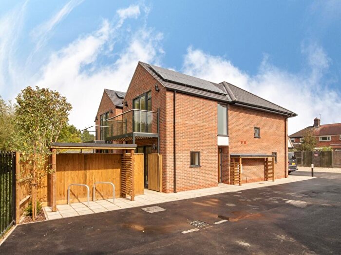 1 Bedroom Apartment To Rent In Meadow Court, Oxford, OX2