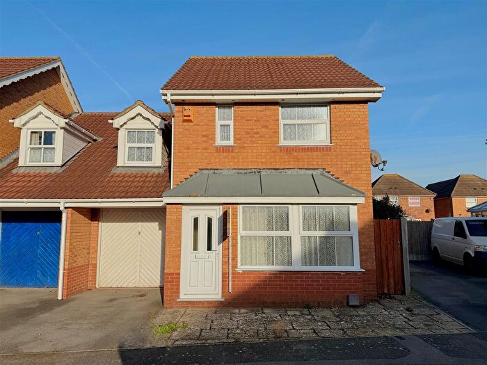 3 Bedroom Semi-Detached House For Sale In Bishops Path, Burnham On Sea, TA8