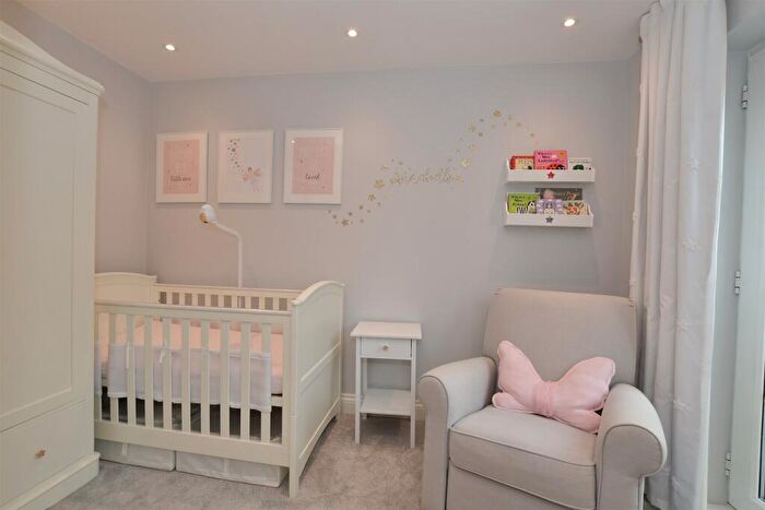 3 Bedroom End Of Terrace House For Sale In Bradfords Close, Buckhurst Hill, Essex, IG9
