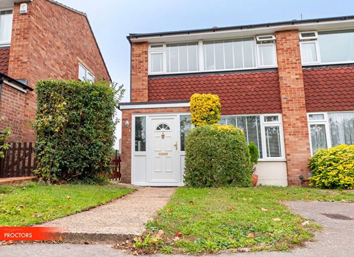 3 Bedroom Semi Detached House For Sale In Overstone Gardens, Shirley, Croydon, CR0