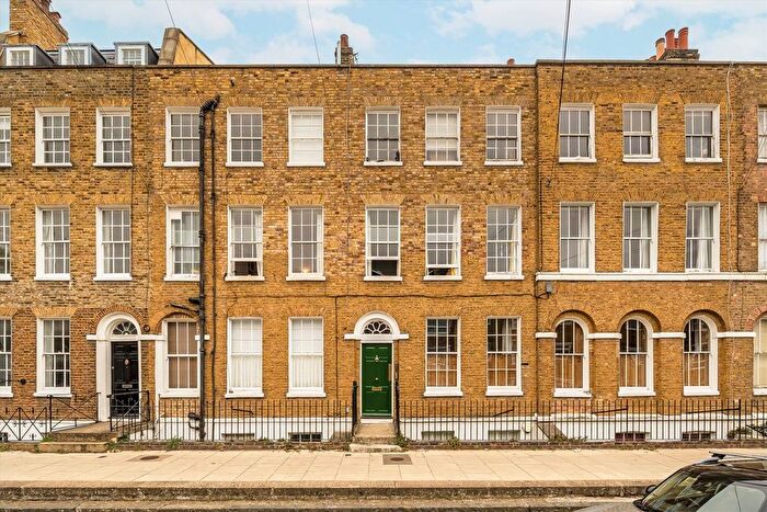 2 Bedroom Flat For Sale In Surrey Square, Walworth, SE17