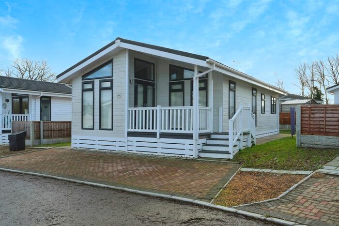 2 Bedroom Park Home For Sale In Mapleridge Lane, Yate, Bristol, BS37