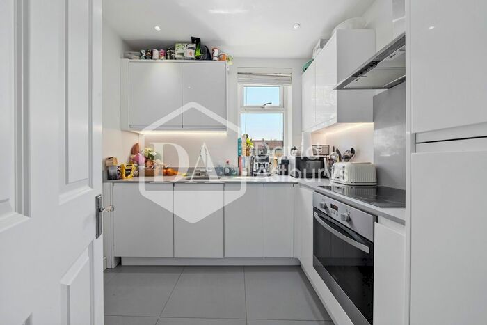 2 Bedroom Flat To Rent In Coleridge Road, Crouch End, London, N8