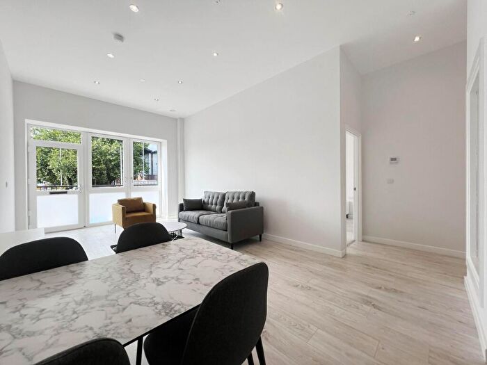 2 Bedroom Apartment To Rent In Block B Victoria Riverside, Atkinson Street, Leeds, LS10