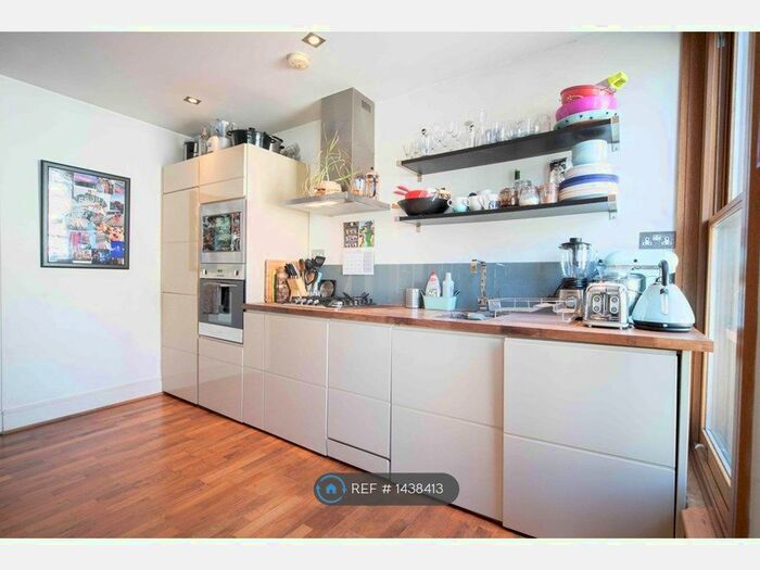 2 Bedroom Flat To Rent In Kellett Road, London, SW2