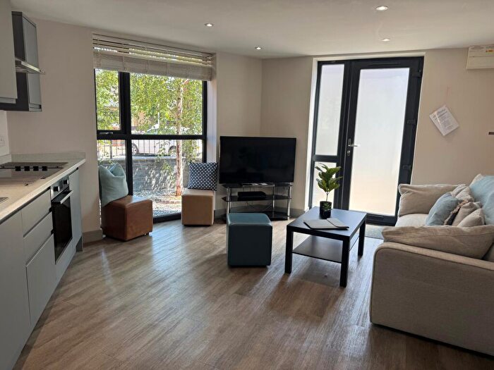 3 Bedroom Maisonette To Rent In Flat, Stratford Road, West Bridgford, Nottingham, NG2