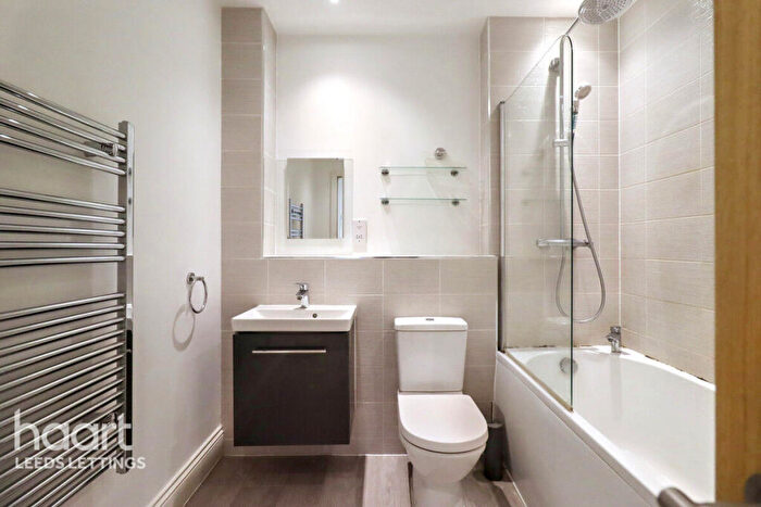 1 Bedroom Apartment To Rent In Victoria Gardens, Leeds, LS6