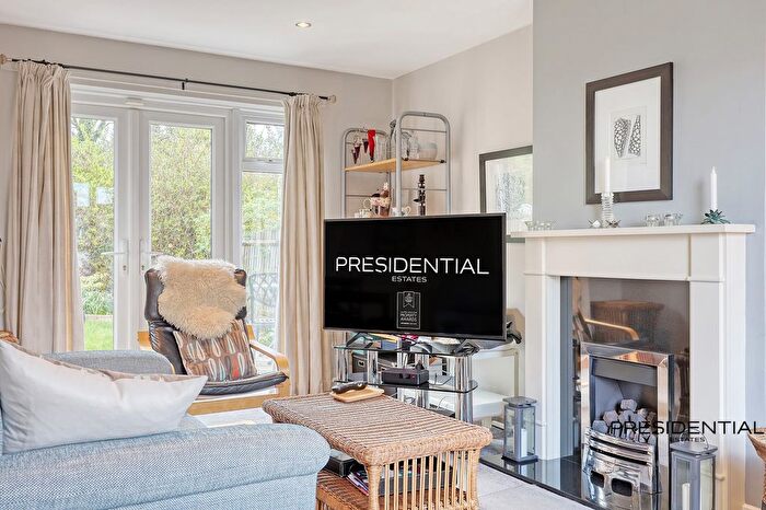 4 Bedroom Detached House For Sale In Marjorams Avenue, Loughton, IG10