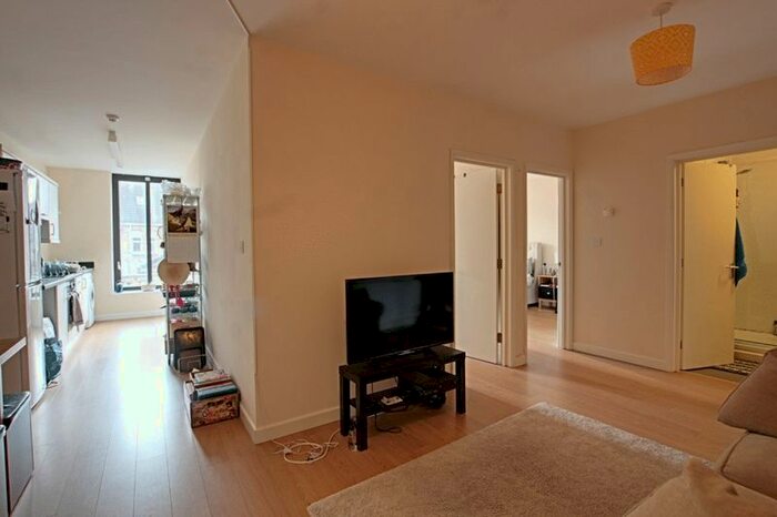 2 Bedroom Flat To Rent In Wells Road, Bath, BA2