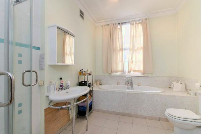 4 Bedroom Flat To Rent In Cambridge Street, Pimlico, London, SW1V