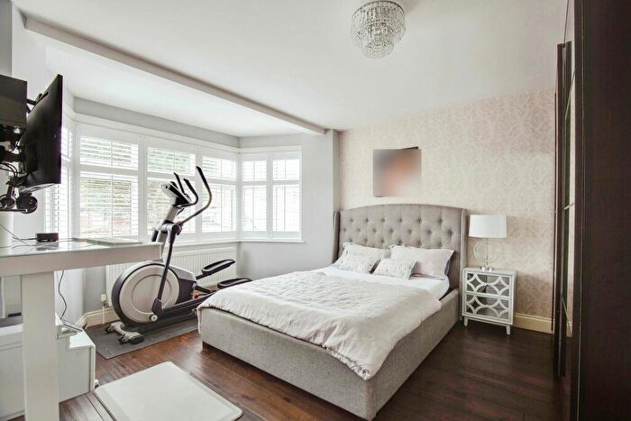 4 Bedroom Detached House For Sale In Grasmere Avenue, Wembley, HA9