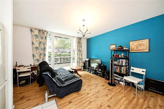 1 Bedroom Flat To Rent In Goodman Street, Aldgate, London, E1