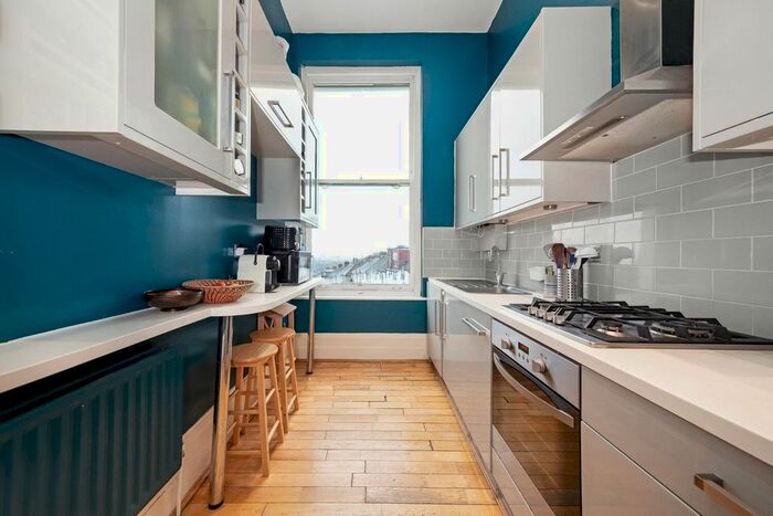 2 Bedroom Flat To Rent In Ross Road, South Norwood, SE25