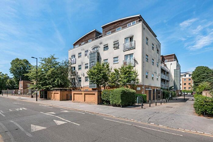 2 Bedroom Apartment To Rent In Sydenham Road, Croydon, CR0