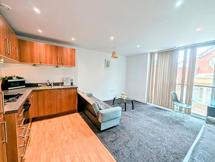 1 Bedroom Flat For Sale In Viva Apartment, Commercial Street, Birmingham, B1