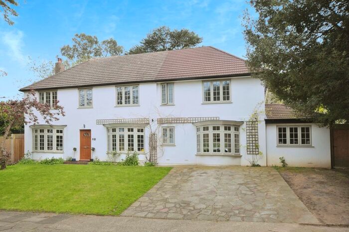 5 Bedroom Detached House To Rent In Clifford Avenue, Chislehurst, BR7