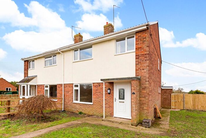 3 Bedroom Semi-Detached House To Rent In Canal Close Wilcot, SN9