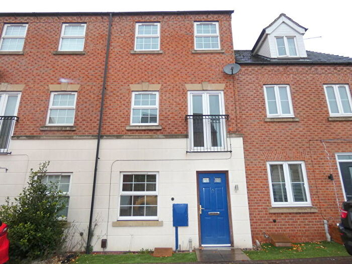 3 Bedroom Town House To Rent In Rufford Drive, Mansfield Woodhouse, NG19