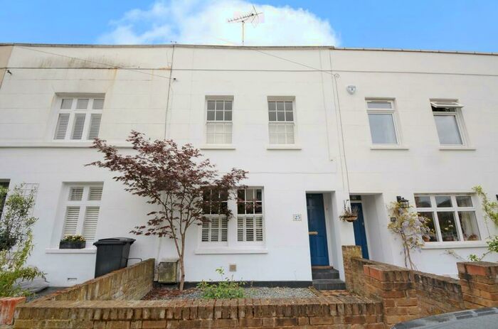 2 Bedroom Terraced House To Rent In Elton Road, Kingston Upon Thames, KT2
