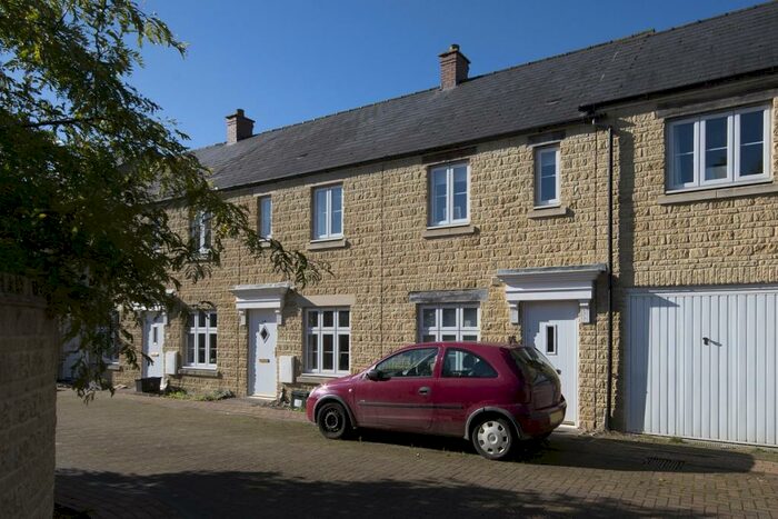 2 Bedroom Town House To Rent In Bathing Place Lane, Witney, OX28
