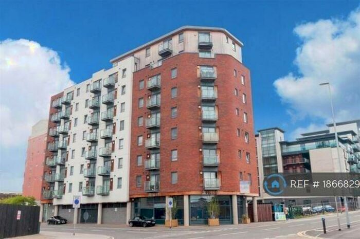 2 Bedroom Flat To Rent In Cypress Point, Leeds, LS2