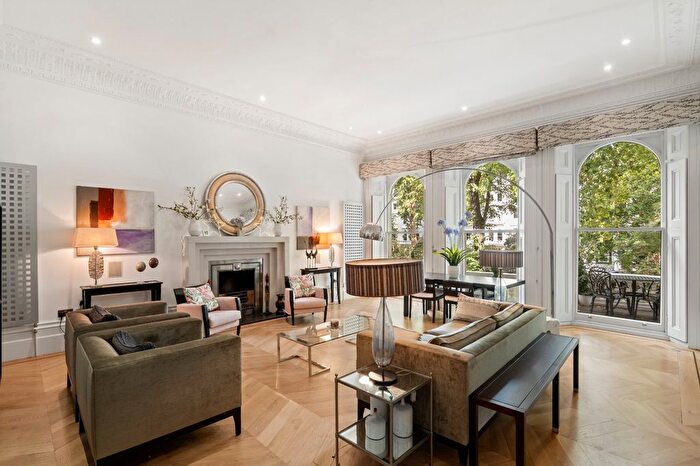 3 Bedroom Flat For Sale In Cornwall Gardens, London, SW7